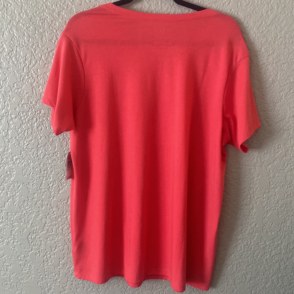 NWT! Torrid Paradise Pink Relaxed Fit Crew Neck, Super Soft, Size 0/L/12 - Picture 3 of 5